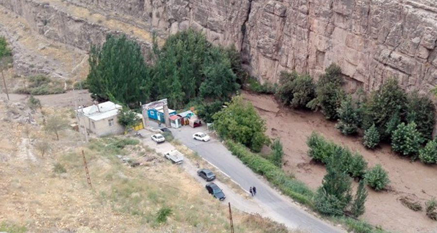 Severe floods in Tandoureh